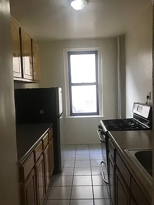 Rented by PMG Real Estate  | media 13