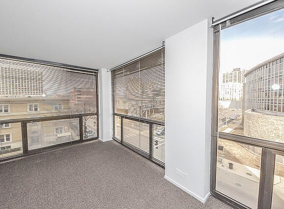 4th image of 4343 N Clarendon Ave APT 617