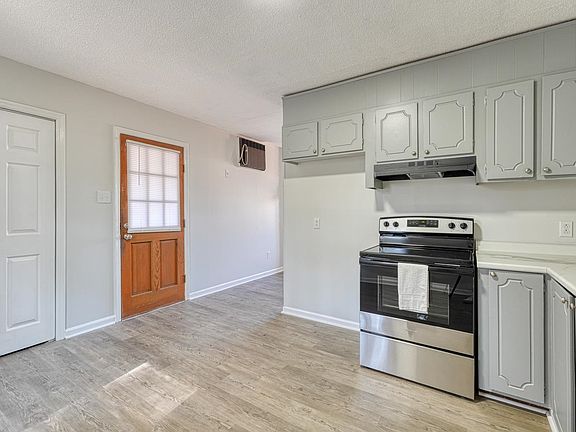5th image of 713 Idlewood Cir