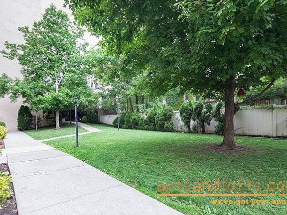 5th image of 204 Huntington St APT 1A