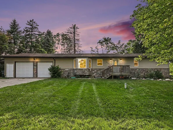 4704 Rohr Rd, Lake Orion, MI 48359