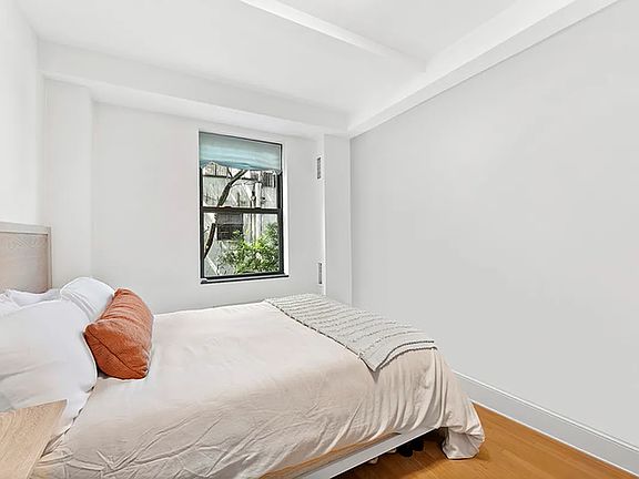 4th image of 308 W 30th St APT 3D