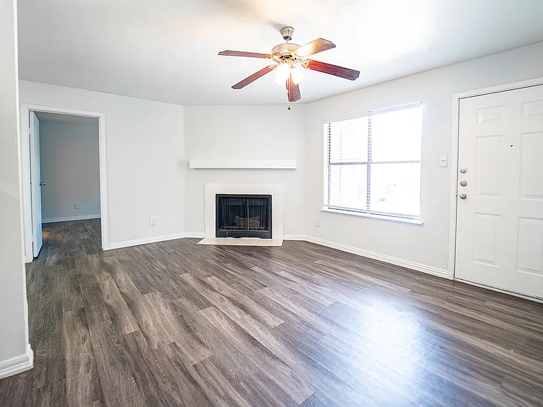 Chesapeake Apartments — Photo 23