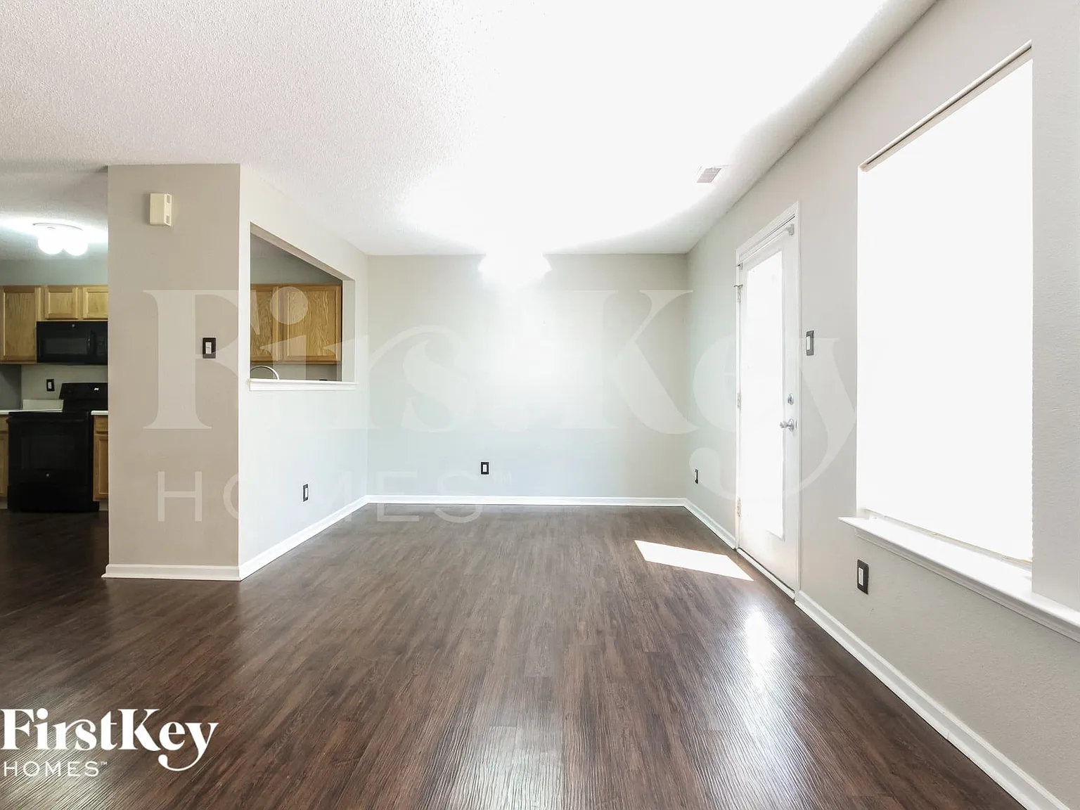 3 bed, 2.5 bath, 1498 sqft, $1,685 — Photo 4