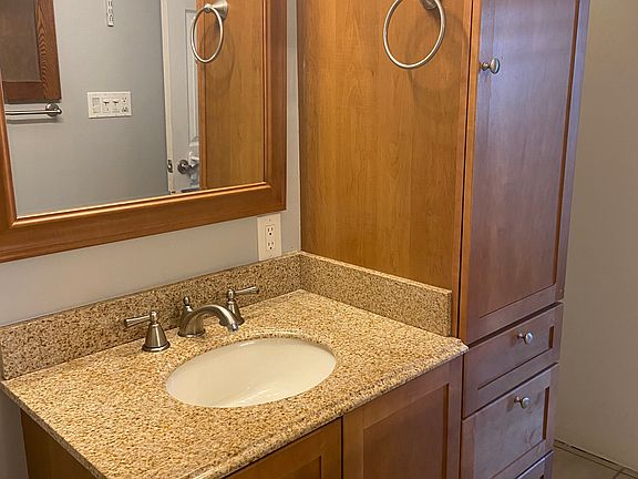 5th image of 110 Sherman Ave #1