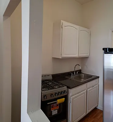 Rented by Signature Property Realty | media 23