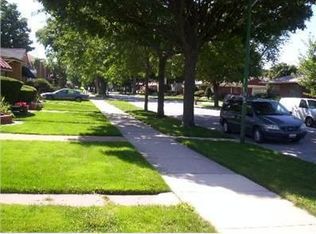 8945 S Clyde Ave, Chicago, IL 60617