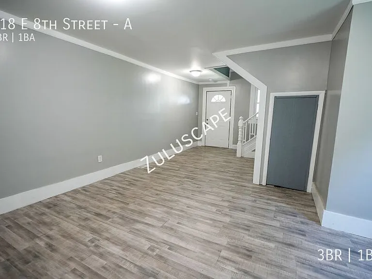 218 E 8th St #A — Photo 3