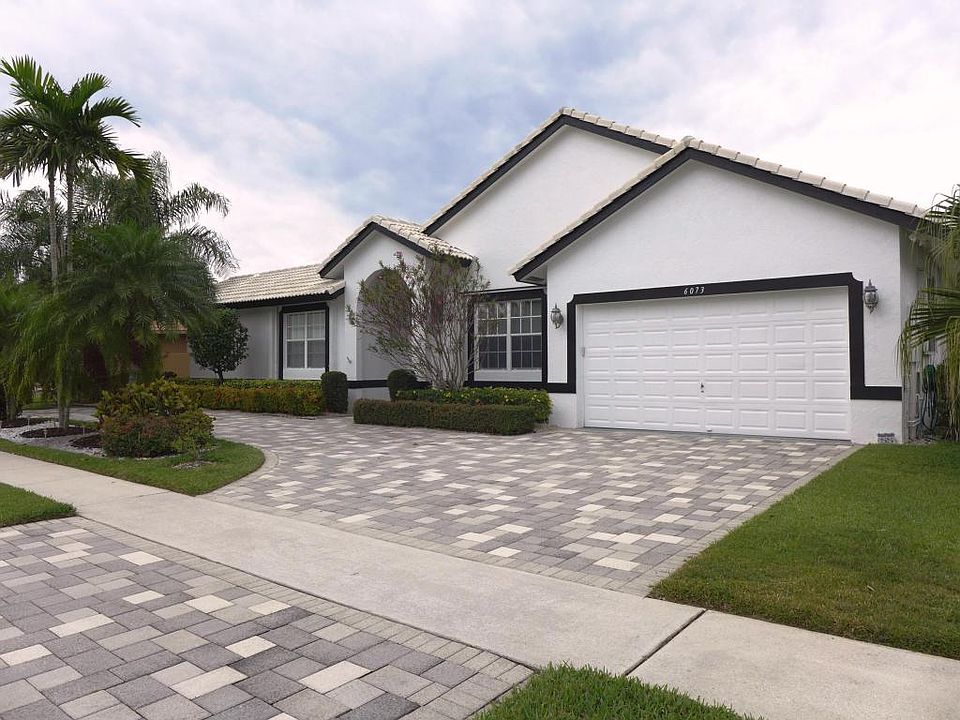 1st image of 6073 Golf Villas Dr