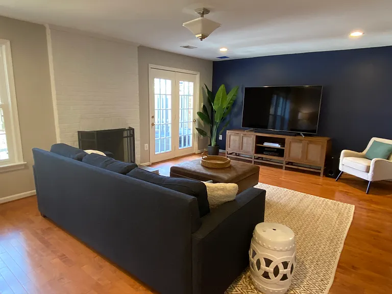 216 Gretna Green Ct — Photo 23