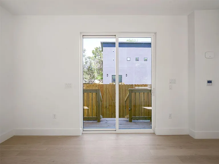 2609 Davis Ln #2 — Photo 12