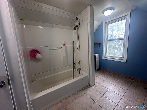 5th image of 94-96 Burnside Ave