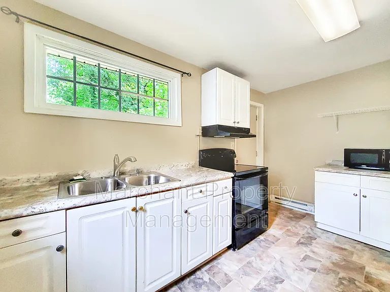 317 Douthit St — Photo 10
