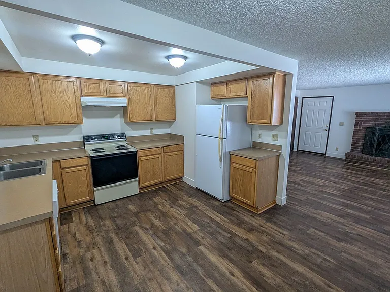 4483-4485 Campbell Dr SE — Photo 4