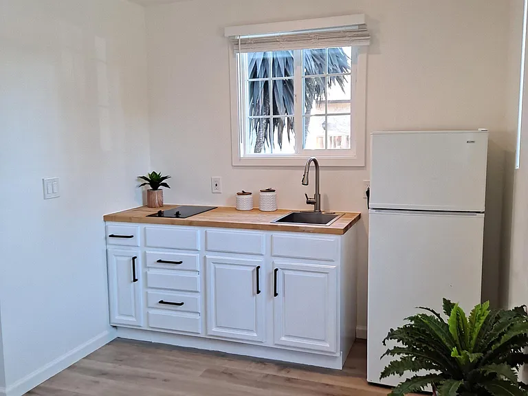 2140 Oakwood Dr #B — Photo 8