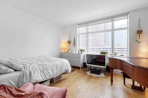 Rented by Nest Seekers International | media 4