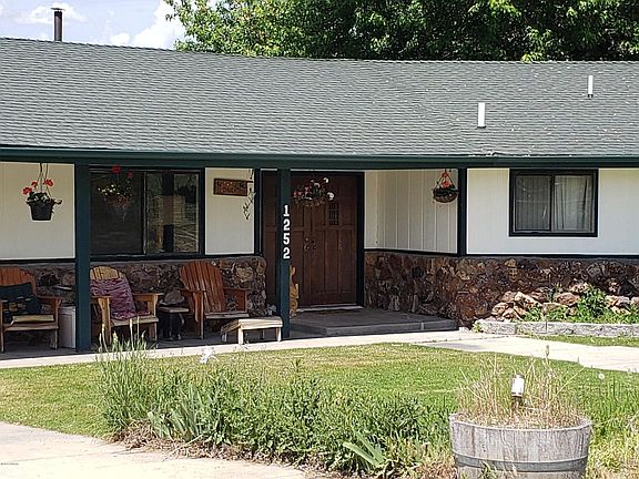 2nd image of 1252 Apple Blossom Ln