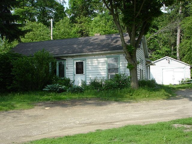 2nd image of 546 Main St
