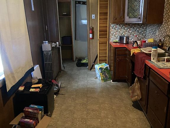 3rd image of 241 S Banana St