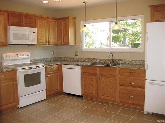 2nd image of 4690 Bridlewood Ter