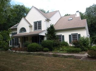 18 Elm St, Hopewell, NJ 08525