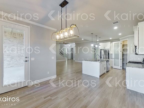 4th image of 2800 Knoll Dr