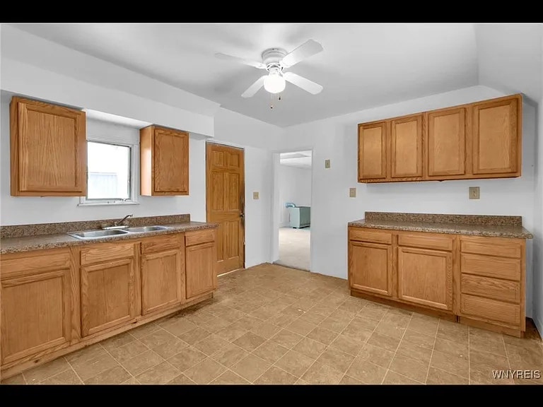 75 Mills St #2 — Photo 14