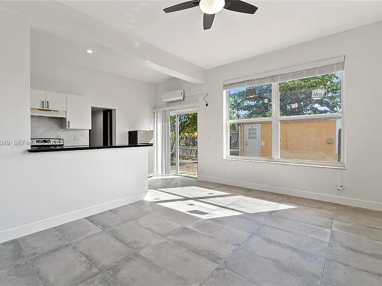 2204 McKinley St #2 — Photo 2