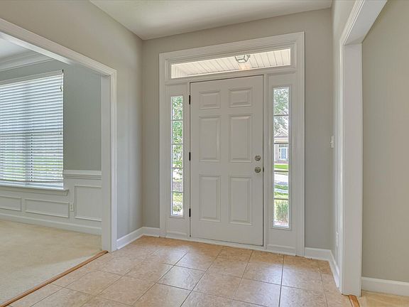 3rd image of 158 Kenilworth Dr