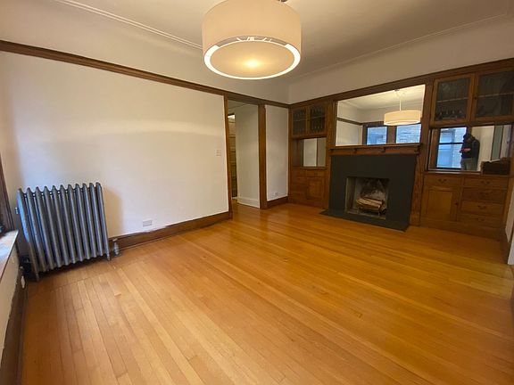 4th image of 817 W Belle Plaine Ave #2