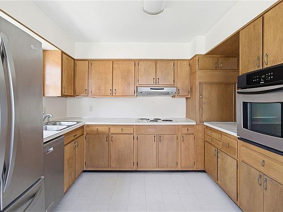 2nd image of 3605 Birchwood Ln
