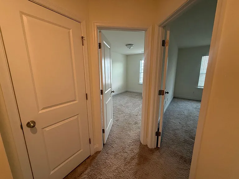 1424 Crest Creek Ct — Photo 19