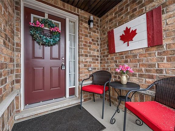 5th image of 29 English Cres