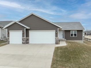 6725 J St SW, Cedar Rapids, IA 52404