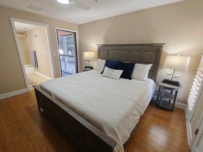 MBR w/ access to MBR Bath & small lanai.