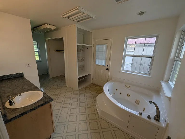 320 S Country Club Rd — Photo 21