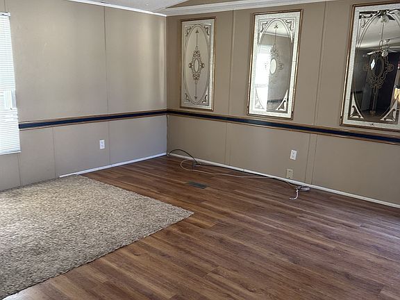 5th image of 18 Aster Ave