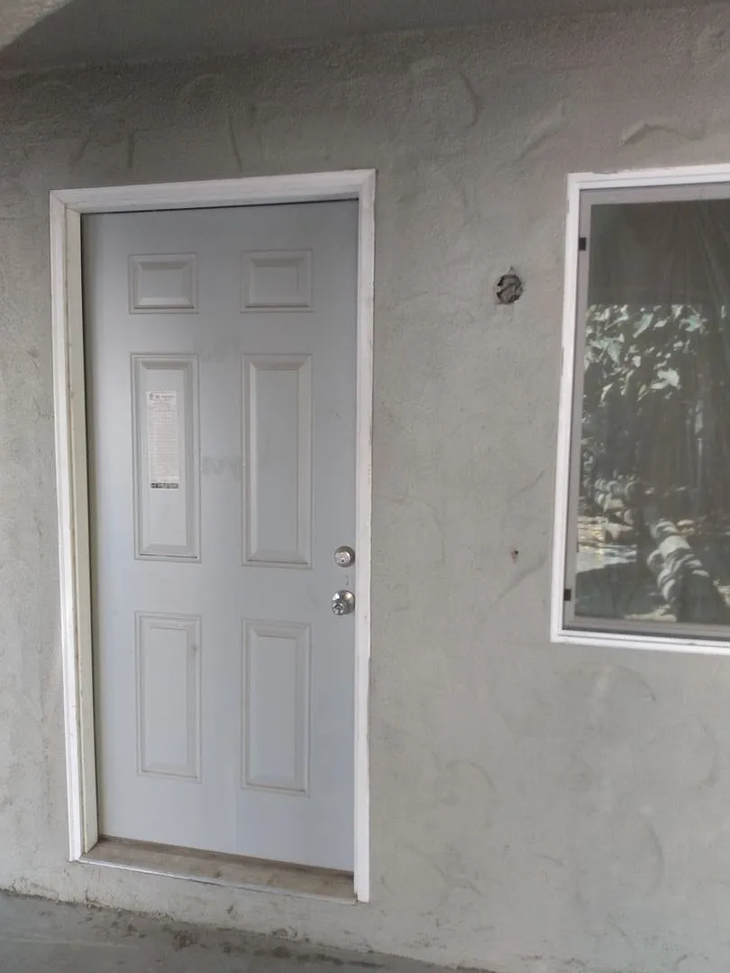 2 bedroom 1 Bath apartment available now — Photo 1