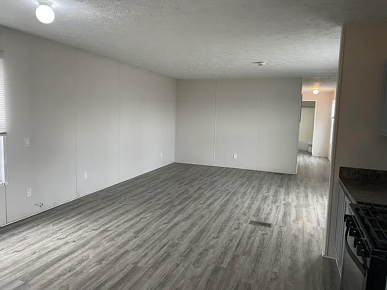 Regency Pointe — Photo 11