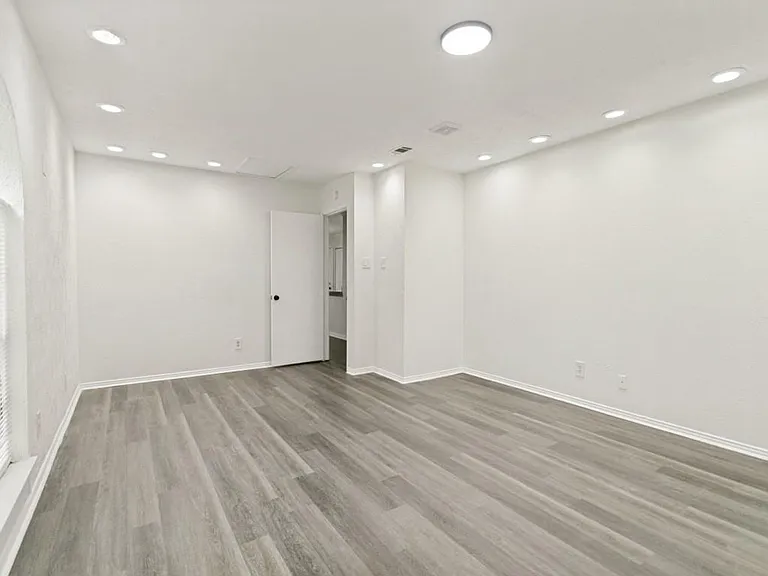 905 Hawthorne Dr — Photo 18
