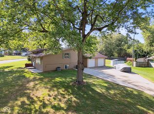 3042 Fairlawn Dr, Columbus, IN 47203