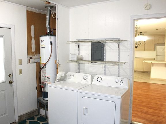 4th image of 502 Pinecrest Dr