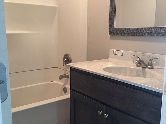 Newly Remodeled full bath