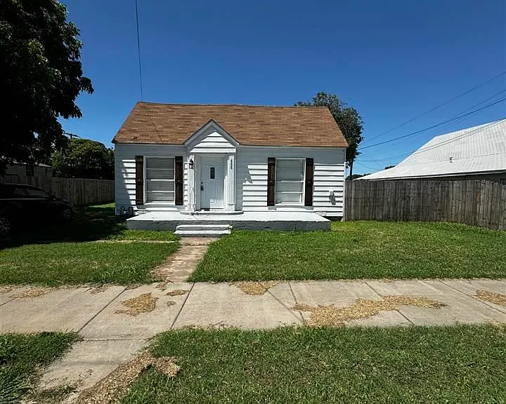 408 E Gilbert St — Photo 1