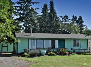 1241 Admirals Dr, Coupeville, WA 98239