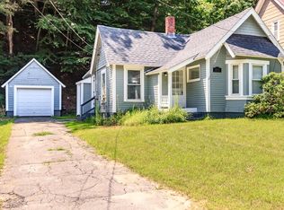 100 Valley St, Franklin, NH 03235