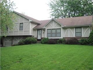 1st image of 126 SE Lexington Cir