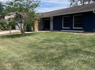 9301 Woodland Ridge Dr, Temple Terrace, FL 33637