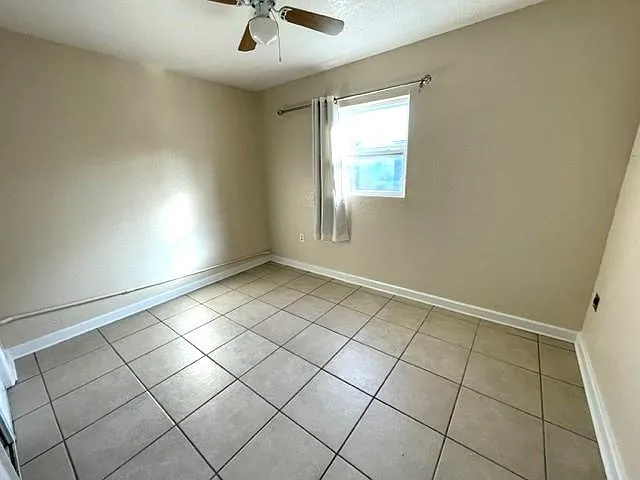 2127 Smathers Cir N — Photo 10