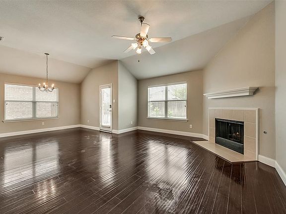 2nd image of 12141 Macaroon Ln